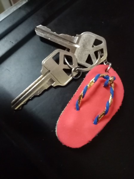 Mini Flipflop Keychain - two door keys attached to key chain