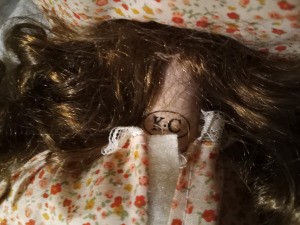 Identifying a Porcelain Doll - making on doll's neck