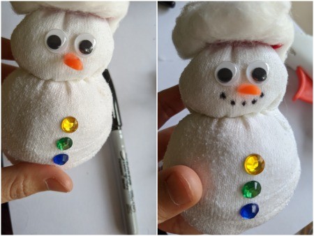 No-Sew Christmas Sock Snowman - use a Sharpie to add mouth