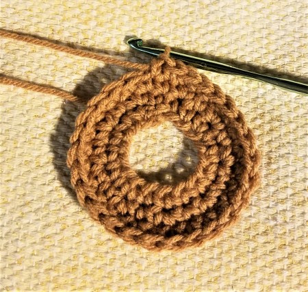 Crocheted Donut Pincushion - rows 2 and 3