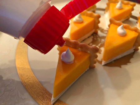 chee on Cheese and Crackers Mini Pies