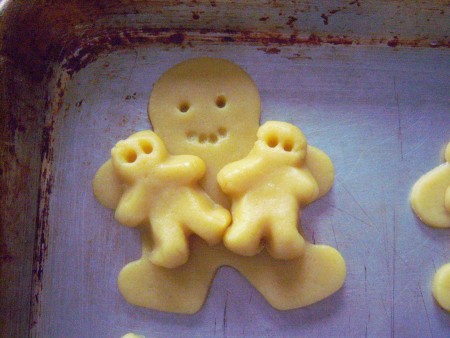 Gingerbread cookies with small "babies".