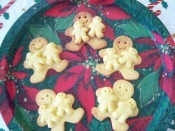 Gingerbread cookies with small "babies".