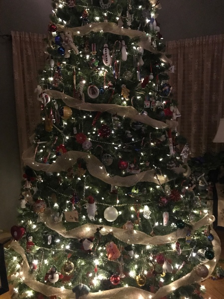 https://img.thrfun.com/img/219/517/dim_christmas_tree_lights_m2.jpg