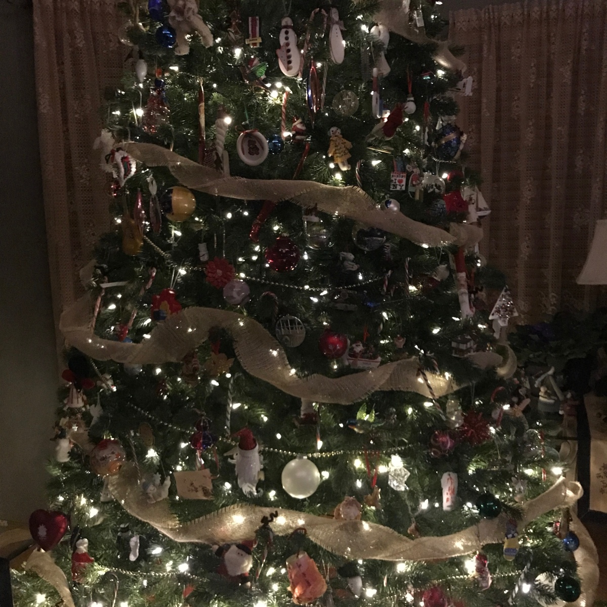Can lights be removed from pre lit tree