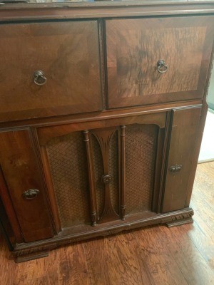 Value of a Vintage Zenith Cabinet Radio/Stereo