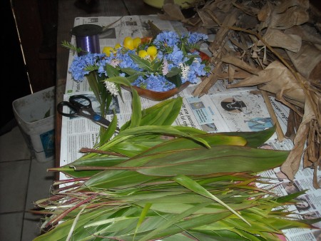 Christmas Flower Crown - sort leaves and flowers