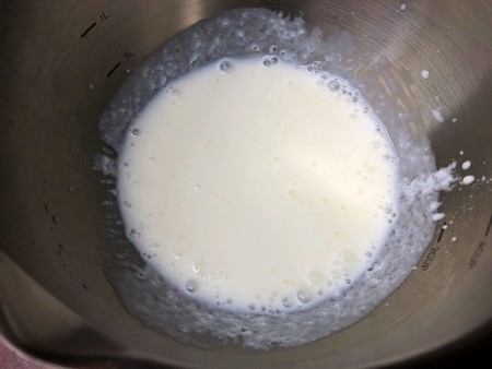 milk & vinegar in bowl