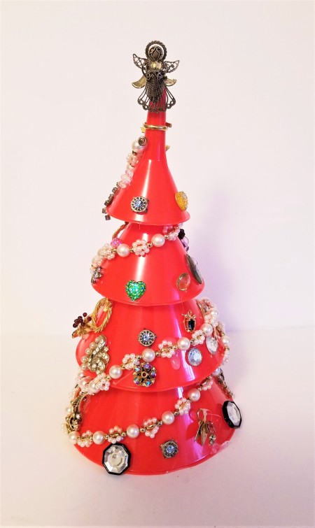 Making A Costume Jewelry Christmas Tree My Frugal Christmas Funnel And Broken Jewelry Christmas Tree 18 M4
