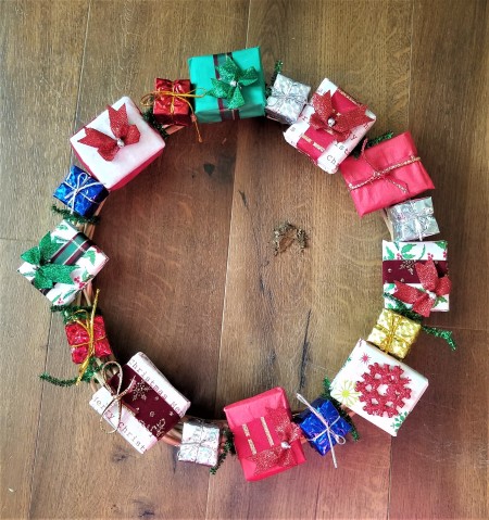 Mini Gift Wreath