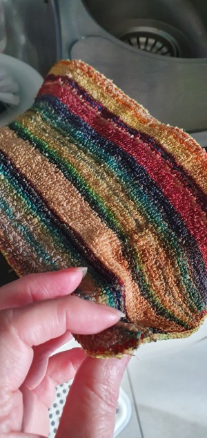 Making Pot Scrubbers Using Old Towels - striped towel scrubber