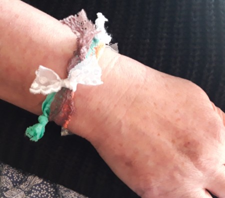 Lace Wristband - ready to wear