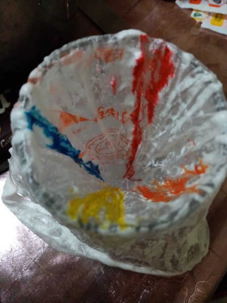 Different colored dyes for coloring the meringue.