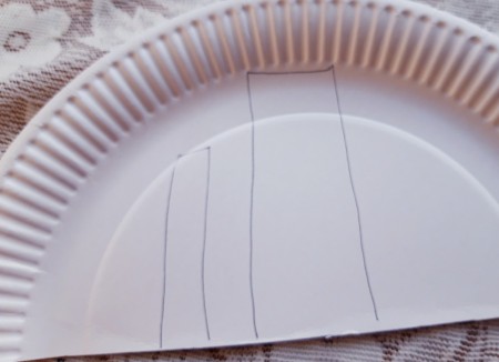 Paper Plate Hedgehog - draw a long and a shorter rectangle on the plain half
