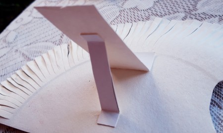 Paper Plate Hedgehog - attach one end to the middle of the larger rectangle a attach the other end to the plate to create a stand