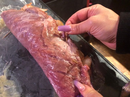 rolled up filled steak ro;;