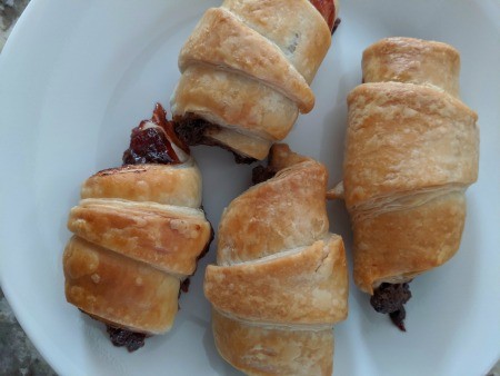 baked Hazelnut Chocolate Berry Puffs