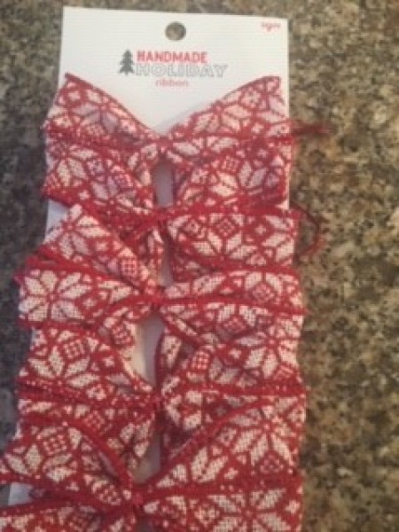 Christmas Wreath - red and white bows