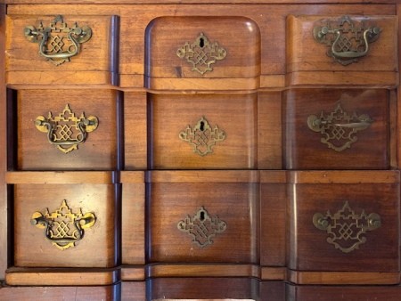 Determining the Value of a Vintage Desk