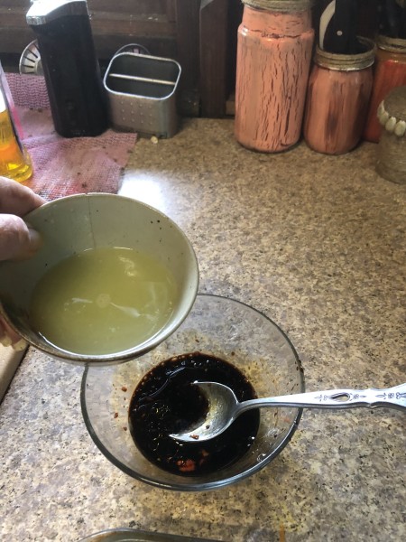 adding lime juice to marinade