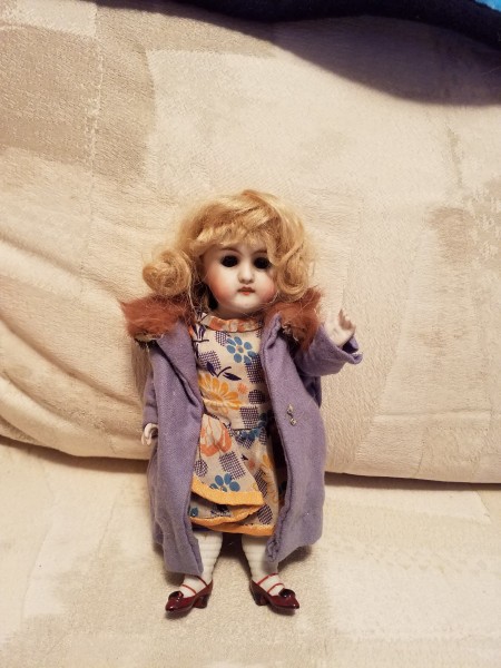 Identifying a Porcelain Doll - old porcelain doll