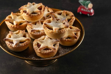 Individual pies with a star on the top as a crust.