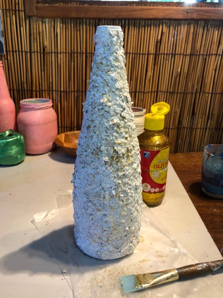 Recycled Eggshell Vase - gold glitter applied