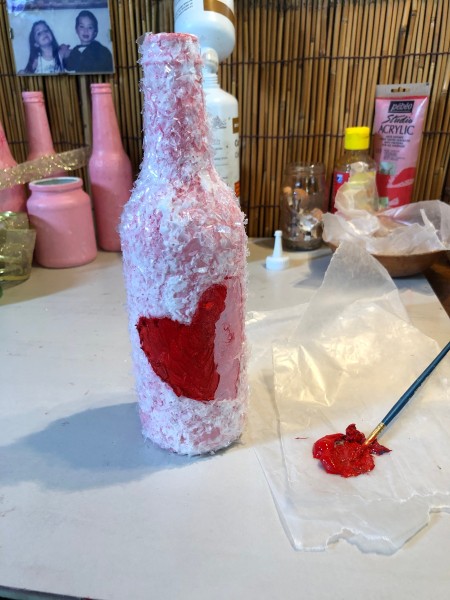Recycled Snow and Heart Vase - paint the hearts red, allow to dry