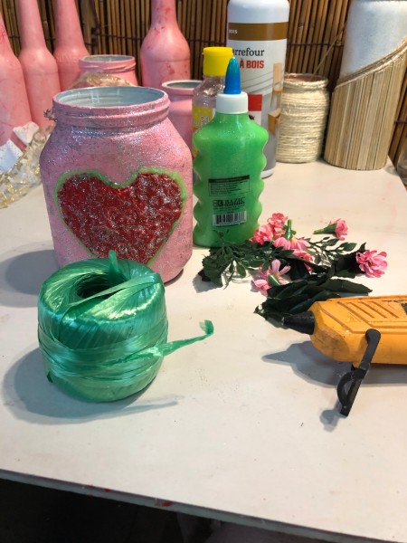Valentine's Day Candy Jar - add an outline of green glitter around the heart