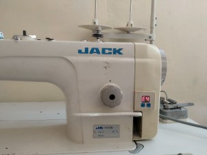 E4 Error on Jack JK9100b Sewing Machine - machine with error code on the screen