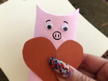 Hogs and Kisses Candy Holder - cut out a red heart and glue to the hog's belly area