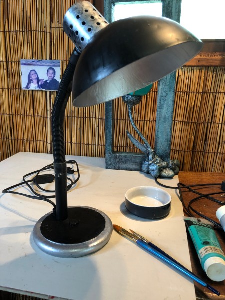 Refurbishing An Old Lamp - painting the lamp silver around the base and the very top, allow to dry