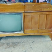 Age and Value of a Vintage GE Console TV - light wood cabinet console TV