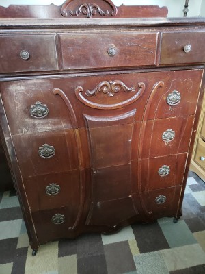 Value of Antique Bedroom Furniture - chest of drawers, antique or perhaps vintage