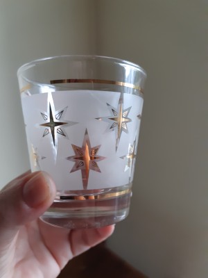 Identifying Vintage Drinking Glasses - drinking glass with a white band and gold stars