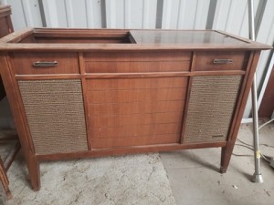 Value of a Vintage Zenith Console Stereo - console