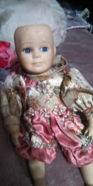 Identifying a Collectors Choice Doll - doll missing its wig