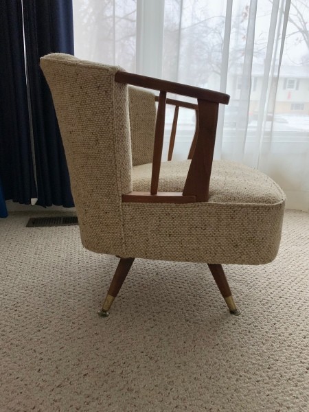 Identifying a Swivel Chair