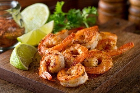 A pile of spicy grilled shrimp.