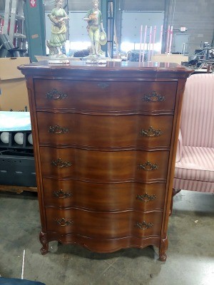 Value of Vintage Bassett Chest of Drawers - 5 drawer chest of drawers with curved front