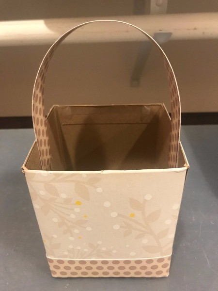 Personalized Initial Tissue Box Easter Basket - positioning the handle