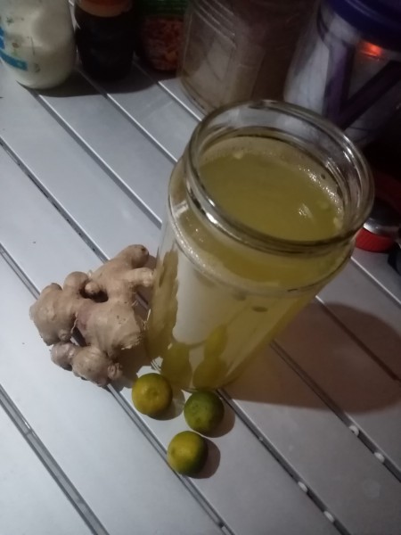 tea with ginger and limes