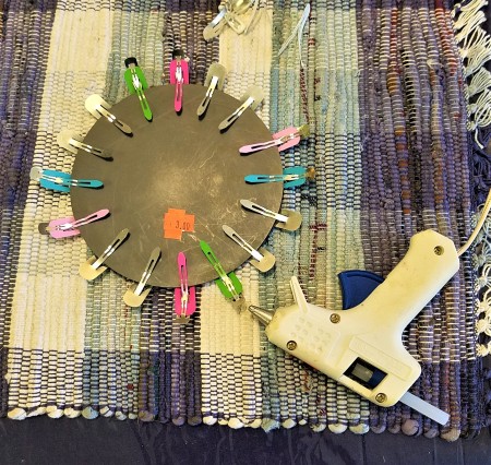 Fun Mirror with Barrettes - tiny clips added to the solid color ones, flip over and glue