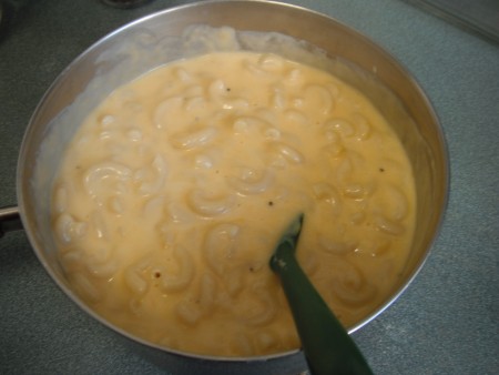 Macaroni and Cheese sauce in pan