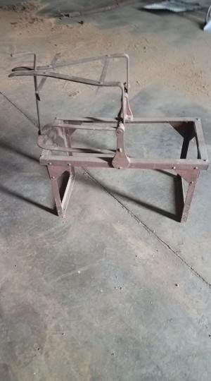 Identifying an Old Metal Framework  - old metal framework found in barn