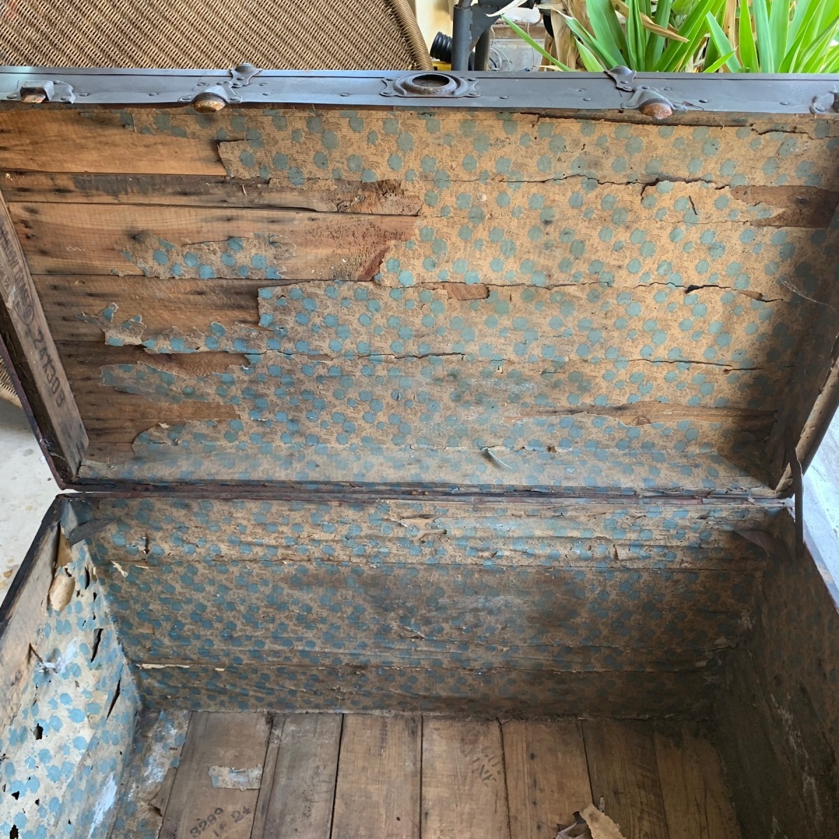 Value of an Old Trunk? | ThriftyFun