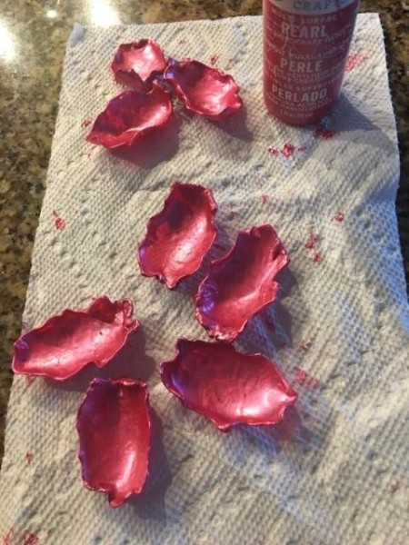 Bee Happy Garden Sign - spoon bowls painted red