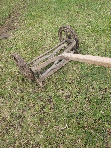 Age and Value of a Lakeside Deluxe Reel Mower