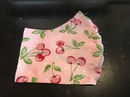 Non-Pleated Face Mask - pin curved edge of main fabric together right sides together