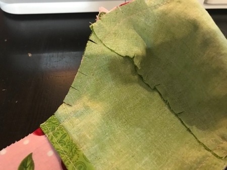 Non-Pleated Face Mask - clip curved seam allowance